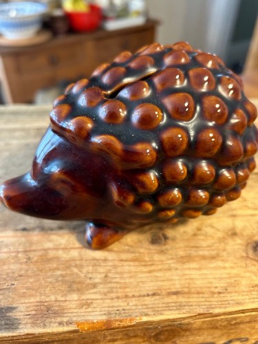 Vintage 1960’s 1970’s Brown Pottery Money Box – Hedgehog – Cute! - Picture 4 of 5