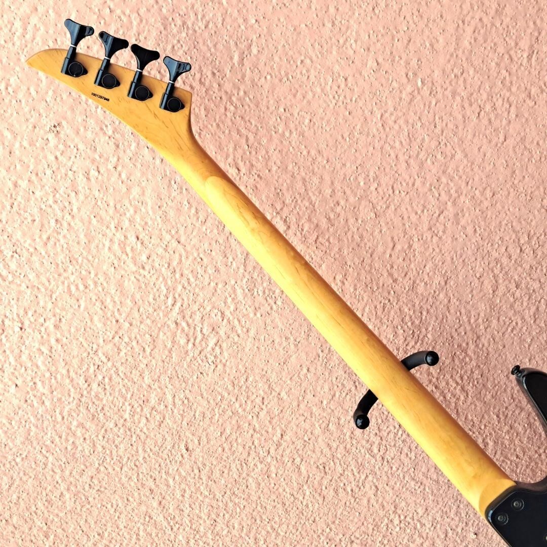 Kramer Striker 422S BASSメタリックブラック Kramer Striker 422S BASS Black Electric Bass Guitar Used