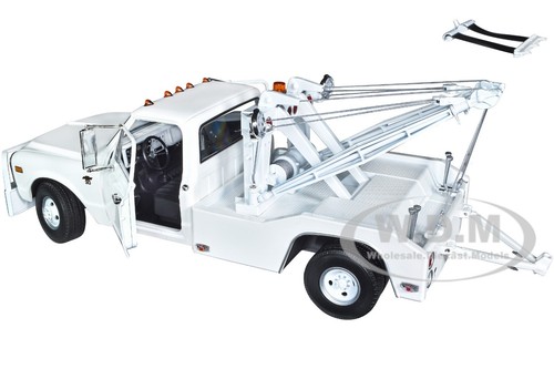 1968 CHEVROLET C-30 DUALLY TOW TRUCK WHITE 1/18 DIECAST MODEL GREENLIGHT 13623 - Picture 2 of 6