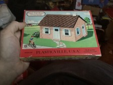 Plasticville S or O/027-Gauge 1502 89 cape cod house missing piece of roof