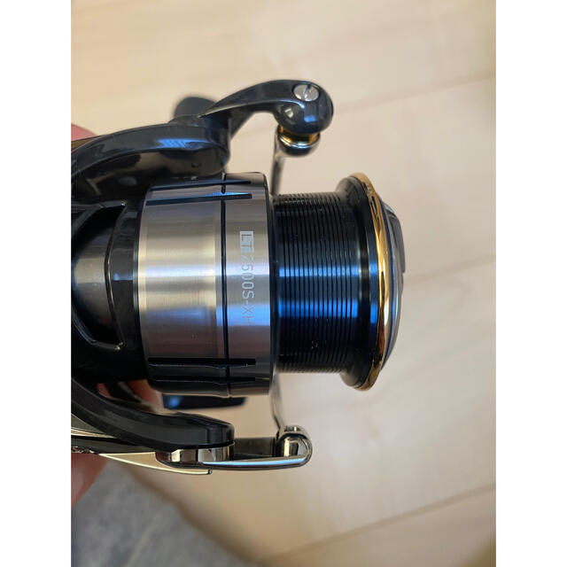 Daiwa 19 Certate LT2500S-XH /fishing /Reel /some scratches and