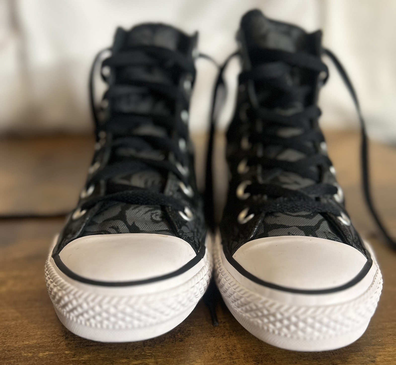 Converse Chuck Taylor All Star High Top Sneaker *Black Roses* Women’s Size 7 thumbnail 2