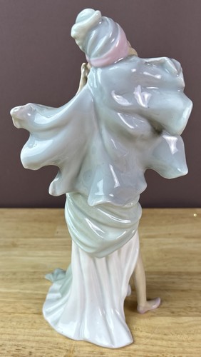 Lladro Porcelain Figurine of a Woman Dressed In Art Deco Flapper Clothing - Picture 6 of 10