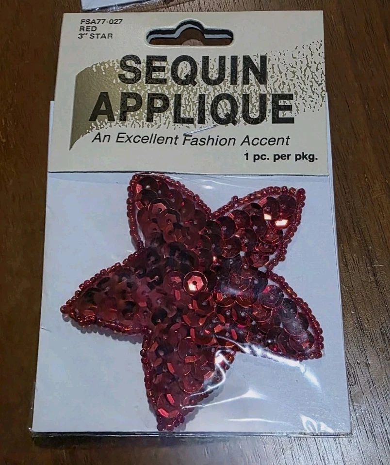 4 APLIQUES DE NAVIDAD VINTAGE DE LENTEJUELAS Y CUENTAS WANG'S NUEVOS. Estrellas Foto 4 de 4
