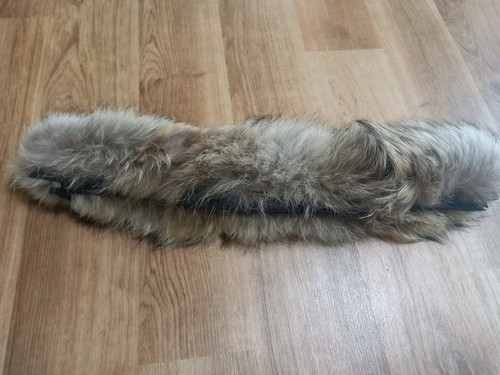 Authentic Canada goose Coyote fur trim only Jacket Collar Replacement abundunt!! - Picture 2 of 4