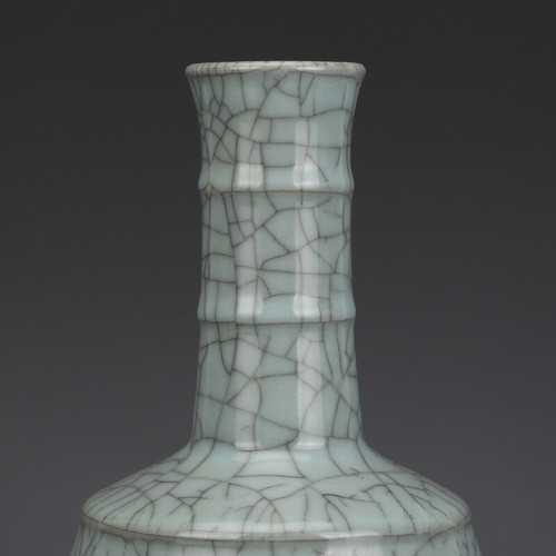 9.2"Old Chinese antique Song dynasty offcial kiln Green glaze Paper hammerbottle - Picture 3 of 7