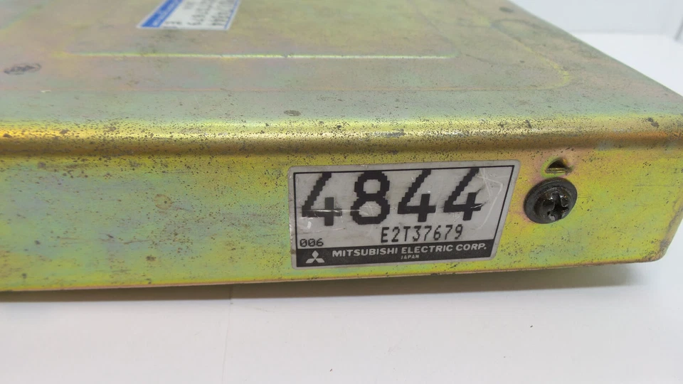Mitsubishi Expo Lrv 92-93 MD174844 E2T37679 1626 E1 1,8 L 4x4 ECU ECM sin probar Foto 2 de 2