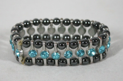 DUNE CHROME WITH GRAPHITE COLOR BEADS & BLUE CRYSTALS STRETCHABLE BRACELET NEW