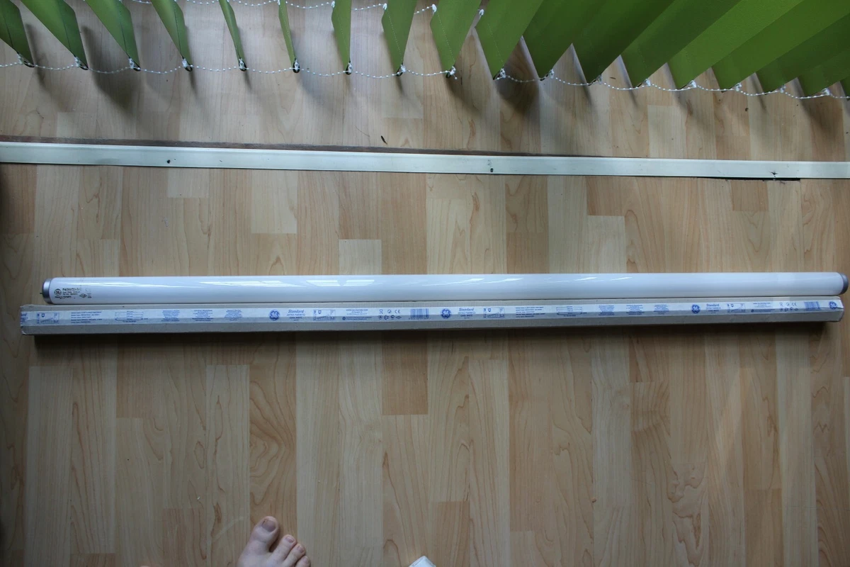 Pack 3 x GE 29765 F40W 33 40w 48 inch 4ft T12 Fluorescent Tube Warm White 2900k