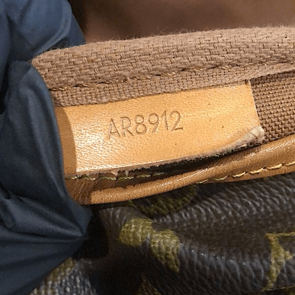 LOUIS VUITTON Saumur 35 Monogram Double Sided Crossbody LOUIS VUITTON Saumur 35 Monogram Double Sided Crossbody