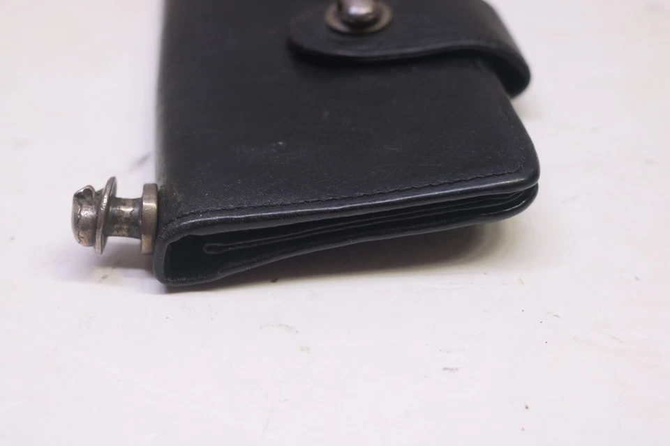 Cartera Stanley Guess de cuero negro de plata esterlina con tachuelas de calavera con ojos de piedras preciosas Foto 4 de 4