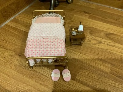 Sylvanian Families Vintage Massiv Messing Premium Bett 100% Beistelltisch Uhr & Lampe