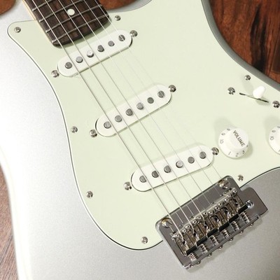 Fender made in Japan FSR Hybrid II Stratocaster Inca Silver with