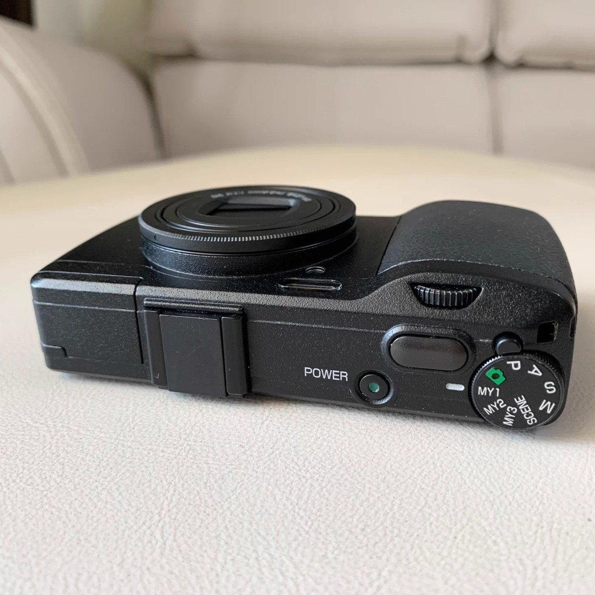 RICOH GR DIGITAL IV Digital Camera 10.40 MP Image Stabilisation