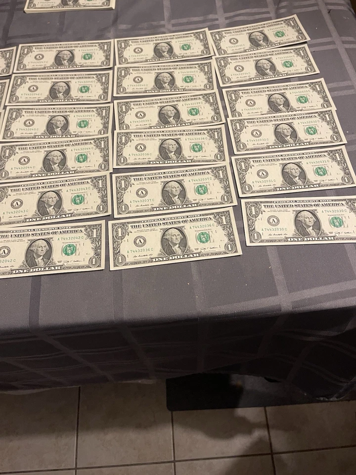 100 $1 Dollar Bills Numbered Sequential A74432001C To A77432100C  Year 2019 - Image 4 of 4