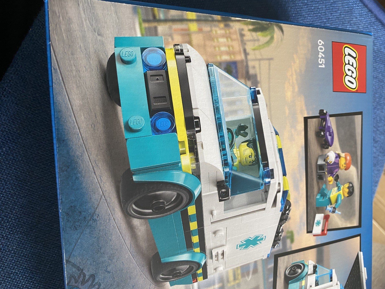LEGO CITY: Emergency Ambulance (60451)