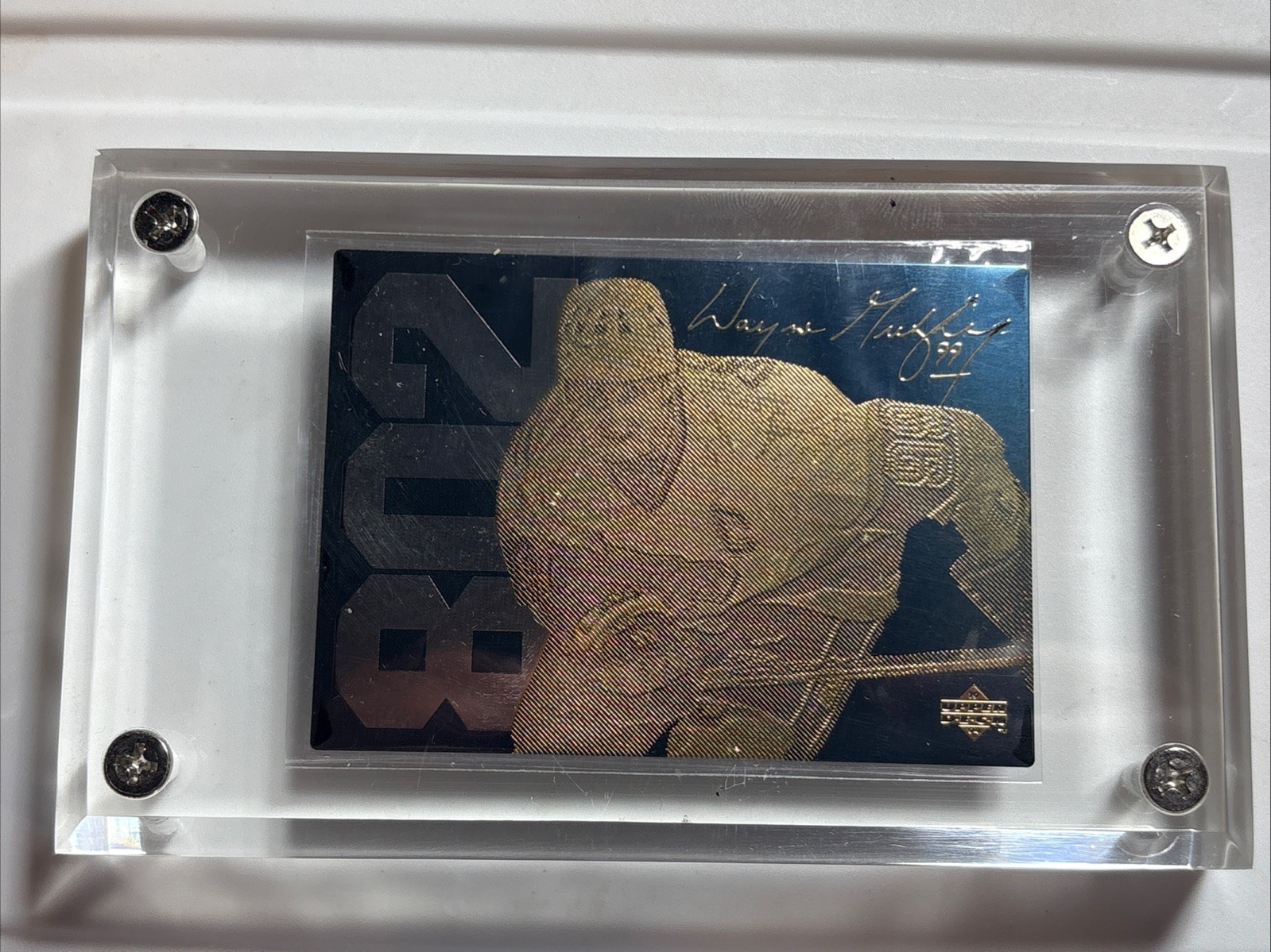 1994 Wayne Gretzky Upper Deck Commemorative 802 Goals 24K Gold Card 971/3500.