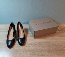 Clarks Damen Pumps Leder Schwarz Gr. 38 Block...