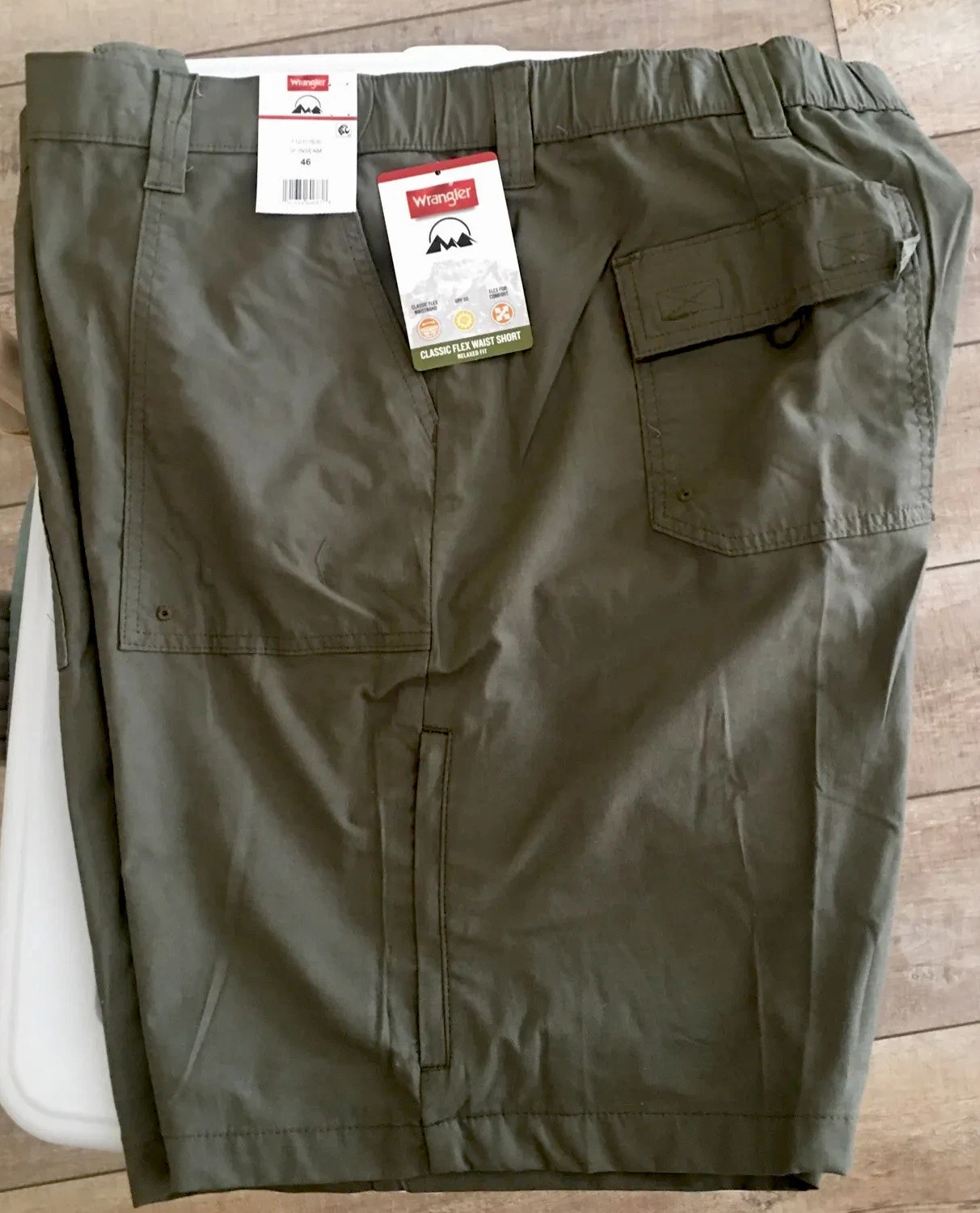 Wrangler Big Men's Performance Green Shorts Size 46 Flat Front Relaxed 9" Inseam