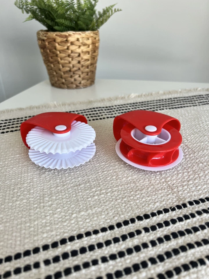 Pie Crust Cutter Cutting Wheel & Curling Wheel Roller Set Multifunctional/Manual - Image 4 of 4