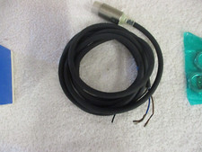 Omron Proximity Switch 12-24VDC     E2E-X10ME1-R