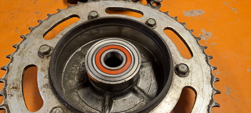 Suzuki PE175 1982 Brake Drum / Brake Plate Assy - Picture 2 of 4