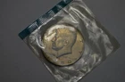1980 P UNCIRCULATED MINT CELLO SEALED KENNEDY DOLLAR NICE OLD COIN