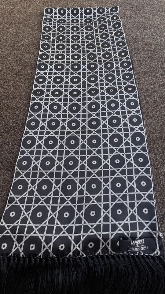 Nueva Caja STEFANO RICCI Colección de Lujo Negro Geométrico Pura Seda Flecos Bufanda Foto 3 de 4