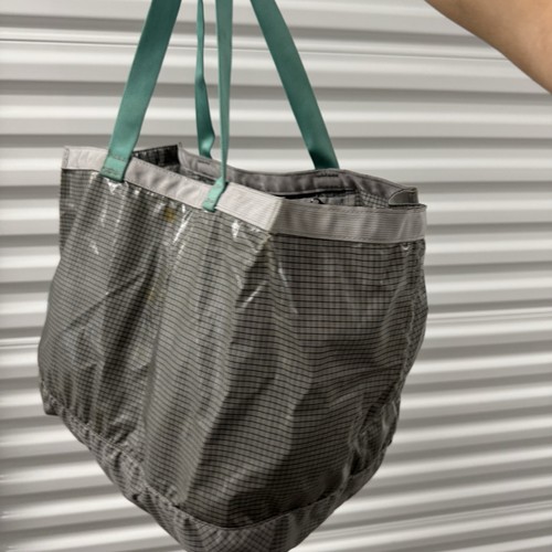Borsa leggera Black Hole Gear stile #49030 esaurita RARA 28L grigio turchese - Foto 4 di 9