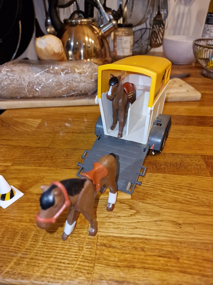 Playmobil Houses with lighting - sets 3965 3230 7390 - Image 4 of 4