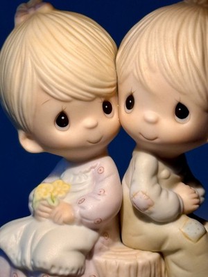 Precious Moments ''Love One Another'' (1978) E-1376 Jonathan & David Figurine NICE