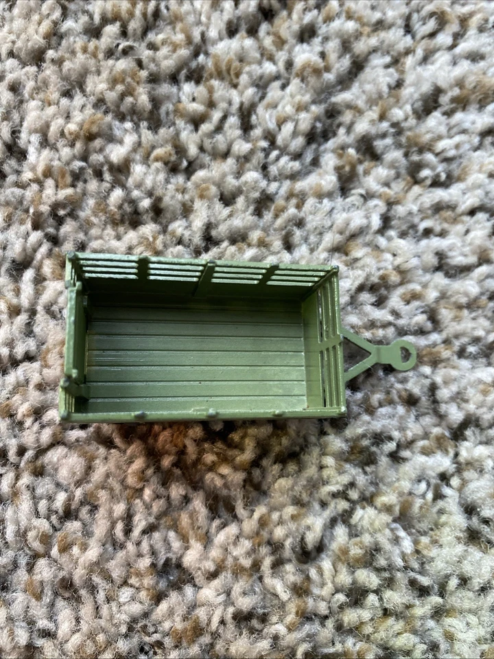 Remolque de granja Husky diecast vintage de juguete verde con rampa hecho en Gran Bretaña Foto 2 de 4