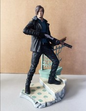 Resident Evil Leon S. Kennedy Statue
