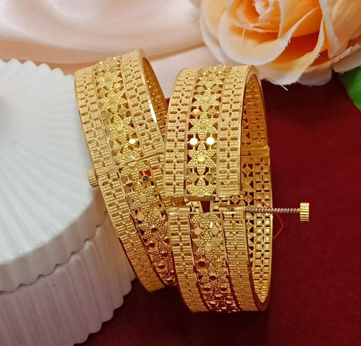 Gold Bangles for Women in 22K Gold -Indian Gold Jewelry -Buy Online