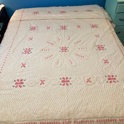 Vintage Chenille Floral Bedspread Fringe Cream Pink King Size 104 x 109