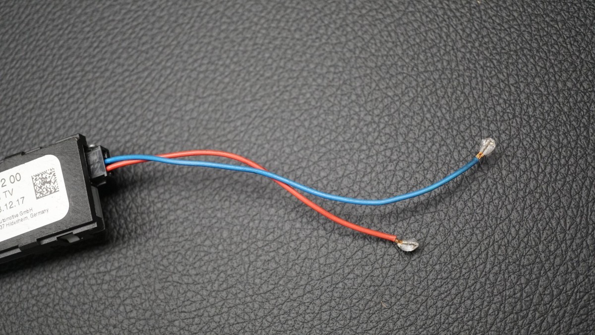 GENUINE MERCEDES BENZ W222 ANTENNA AMPLIFIER FM DAB TV A2139057200 