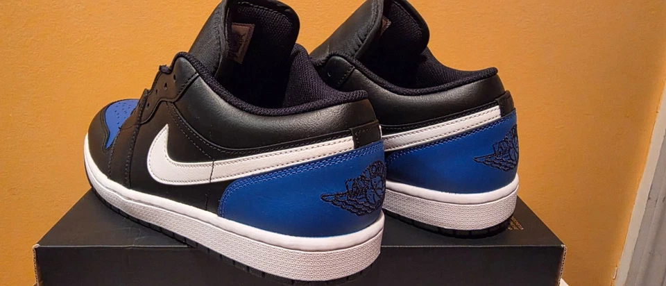 NUEVO AIR JORDAN 1 BAJO Negro/Blanco-Juego Puntera Azul Real 553558-042 Talla 11 Sin Tapa de Caja Foto 2 de 4