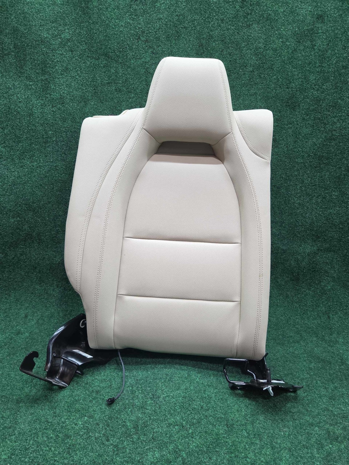 2014-2019 Mercedes Cla 250 Rear Right Upper Seat Oem A1179201000 / A1769207400