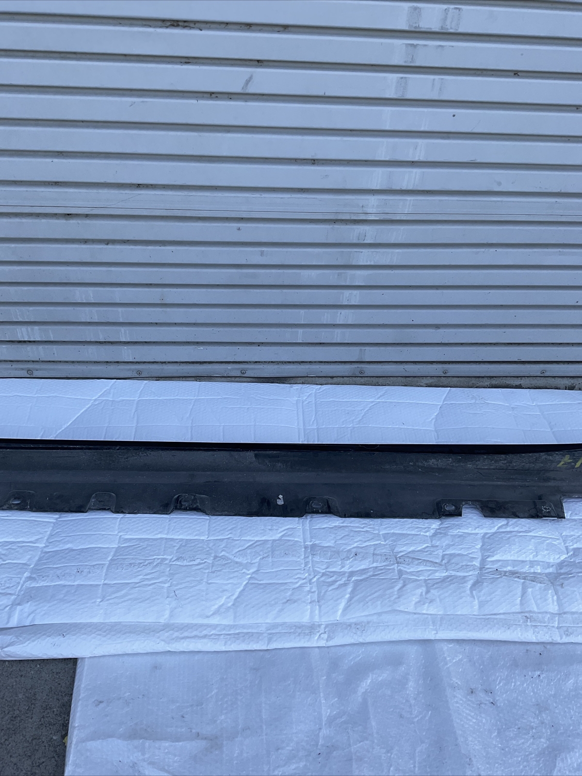 06-10 Bentley Flying Spur  Right Side Skirt Roker Molding OEM