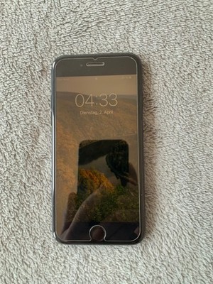 Apple iPhone 7 Plus  Speichergröße unbekannt gesperrt guter Zustand für Bastler