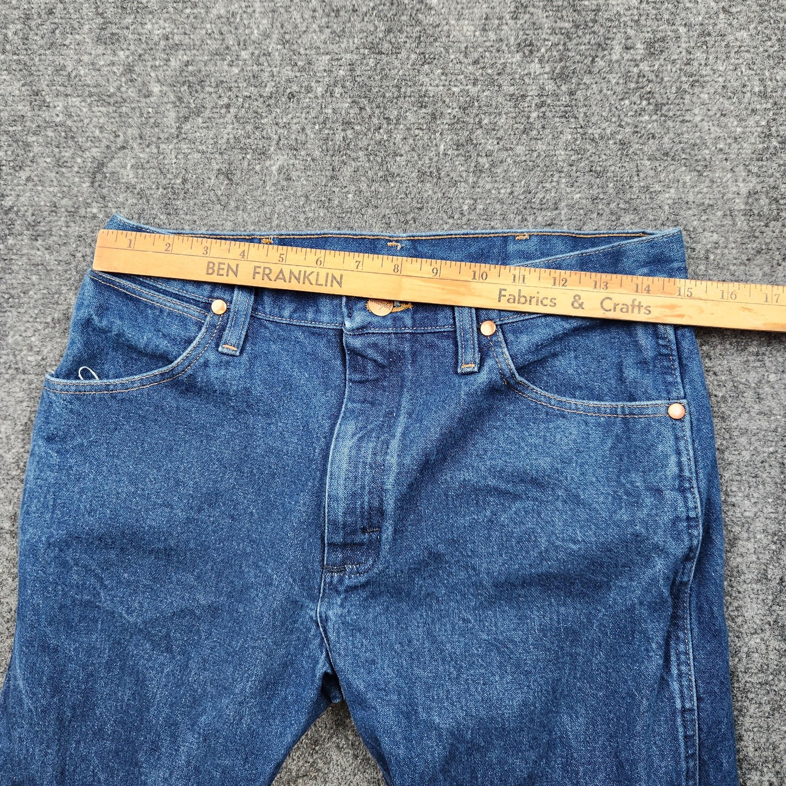Wrangler 13MWZ Jeans Mens 30x31 Blue Medium Wash Cowboy Cut Straight Denim image 5