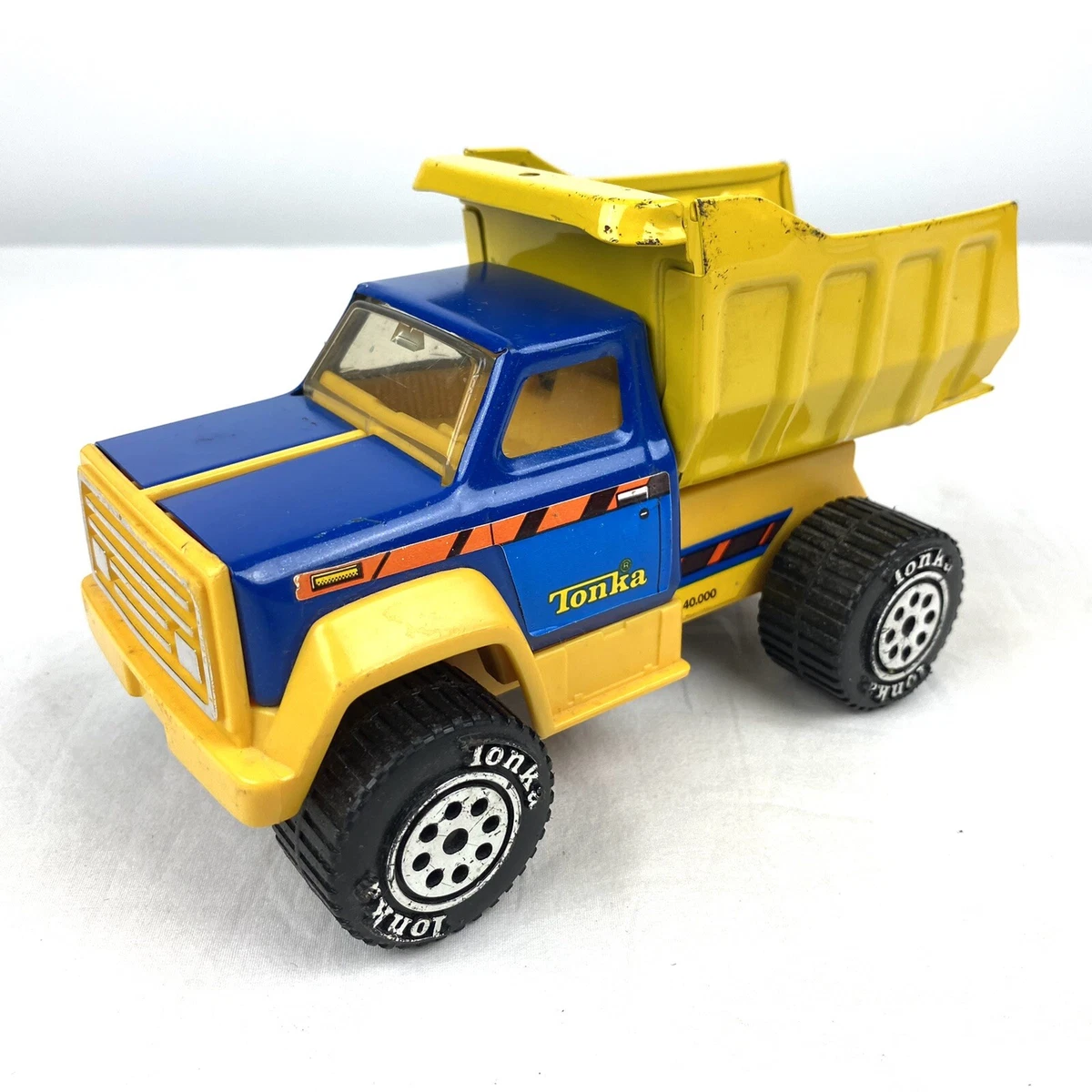 Plastic tonka sales dump truck