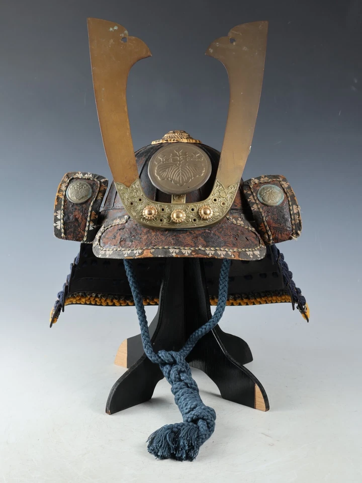 Old Beautiful Vintage Samurai Kabuto Wearable Helmet -Tsushima, Shogun - Image 4 of 4