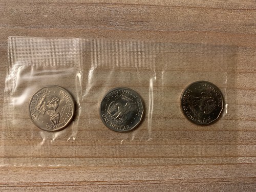 The 1980 Dollar Souvenir Set Susan B. Anthony Dollar 3 Coins - Picture 6 of 6