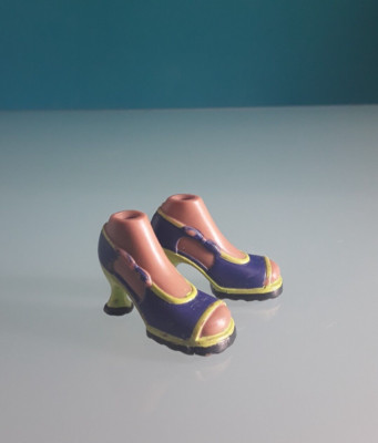 ''BRATZ DOLL'', ''MGA'' Schuhe für SASHA ''Tokyo a Go-Go'', Modell 2004.