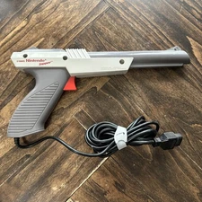 (1) Nintendo NES Zapper Light Gun OEM NES-005 Grey -- Tested Working