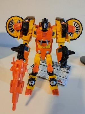 Transformers Generations Takara Tomy IDW Sandstorm 