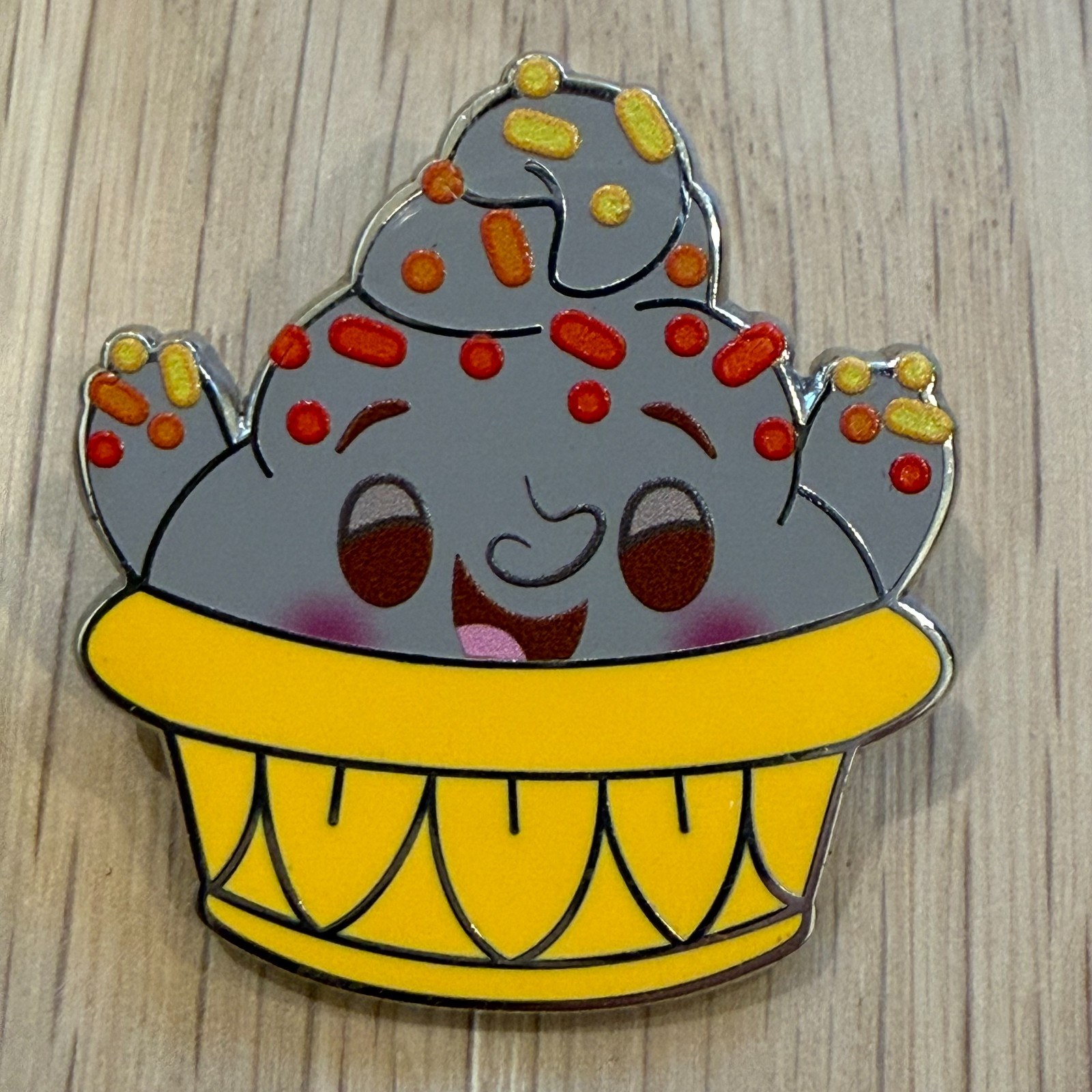 Disney Pin - Munchlings Mystery Series 3 - Lumiere Grey Stuff