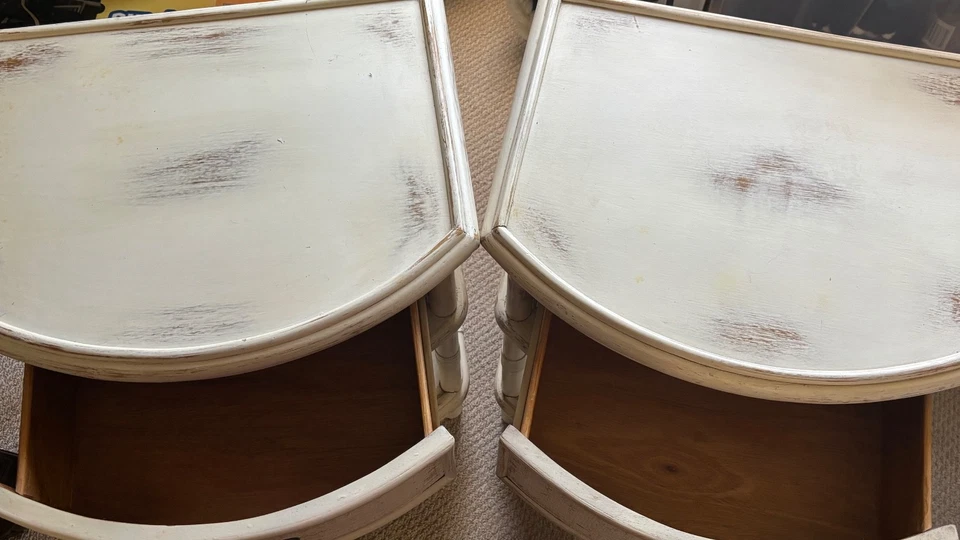 Mesitas de noche de mimbre elegantes de granja Laura Ashley de colección x 2 Foto 4 de 4