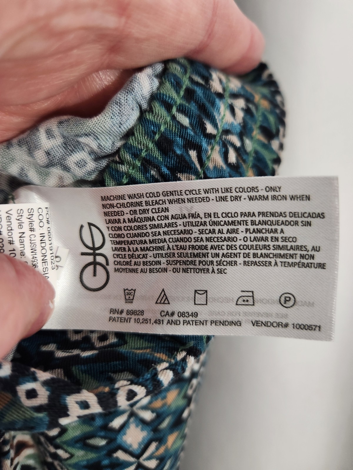 Jessica Simpsons Multicolored  Patterned Capris - image 5